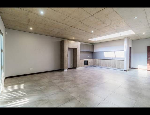 1 BEDROOM COMPLEX FOR SALE IN MENLO PARK